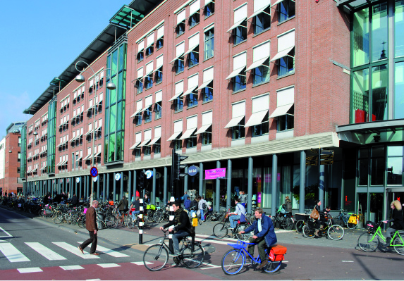 Zonwering, Markiezen, Screens, Zipscreens, buitenjaloezieën
